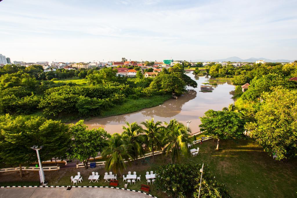 Madina Rayong Hotel Exterior photo